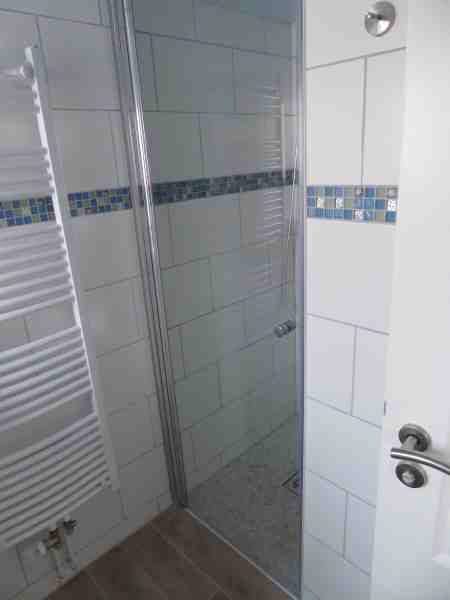 Badezimmer mit Dusche