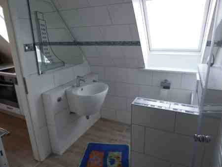 Badezimmer mit Dusche